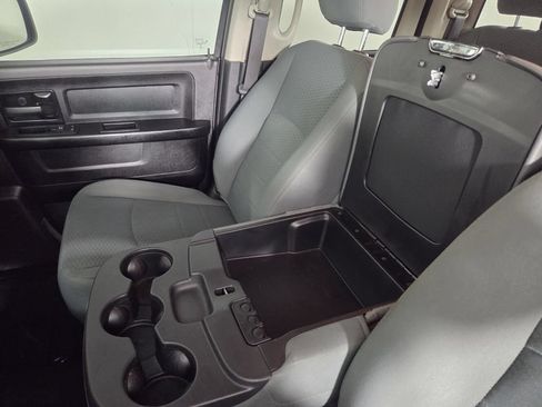 Used 2019 RAM 1500 Express RWD image 22