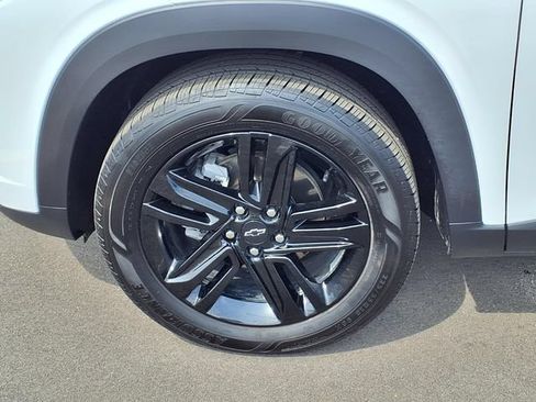 Used 2024 Chevrolet Trax ACTIV w/ Sunroof Package FWD image 29