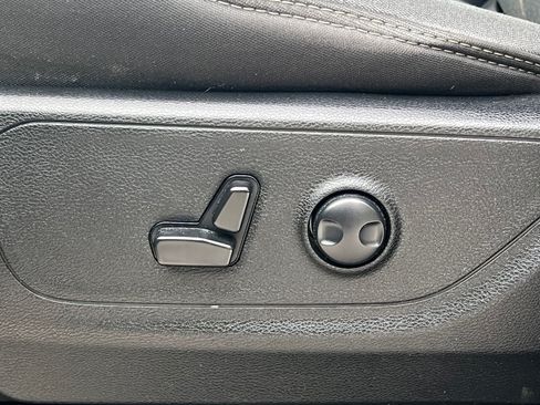 Used 2024 RAM 1500 Big Horn AWD/4WD image 25