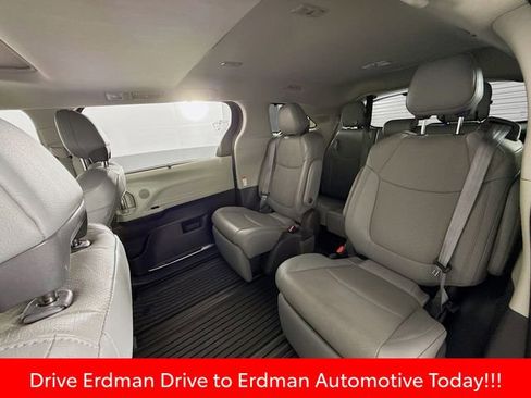 Certified 2021 Toyota Sienna Limited image 8