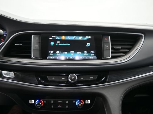 Used 2019 Buick Enclave Essence AWD/4WD image 14