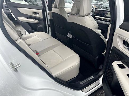 Certified 2025 Nissan Ariya AWD image 16