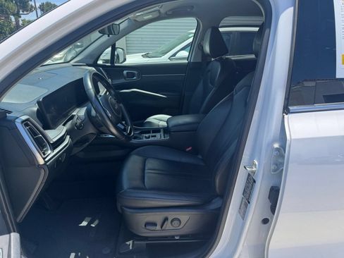 Used 2024 Kia Sorento S FWD image 29