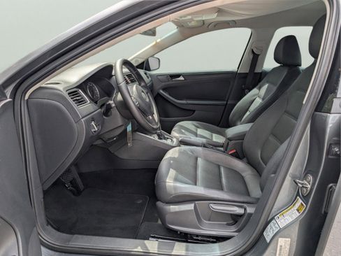 Used 2012 Volkswagen Jetta SE FWD image 29