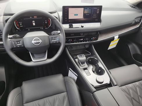 New 2026 Nissan Rogue Platinum AWD/4WD image 18