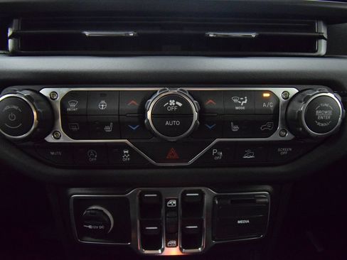 New 2026 Jeep Wrangler Unlimited Sahara AWD/4WD image 22