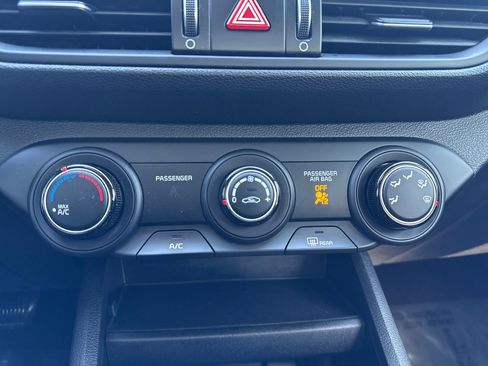 Used 2022 Kia Forte LXS image 18