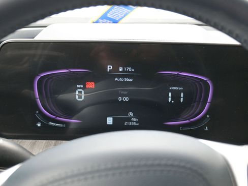 Used 2024 Kia Telluride EX w/ EX Captain's Chair Package image 31