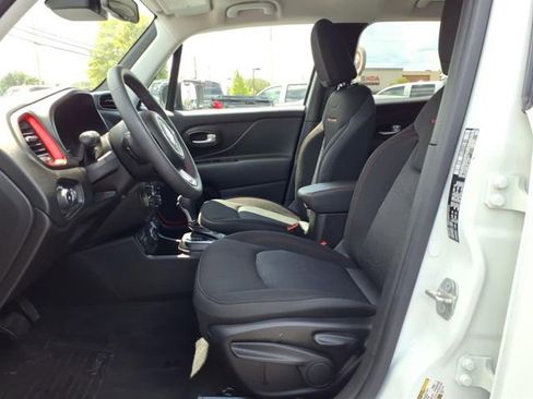 Used 2023 Jeep Renegade Trailhawk image 11