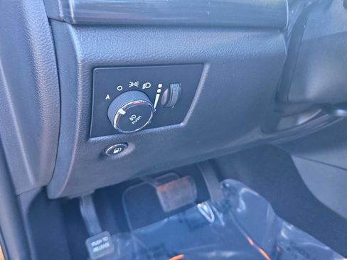 Used 2019 Jeep Grand Cherokee Laredo image 33