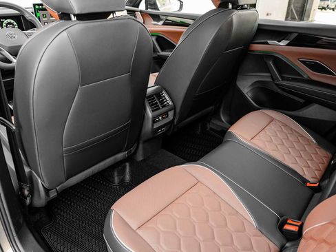 New 2026 Volkswagen Tiguan SEL R-Line image 38