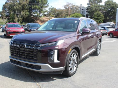 Used 2023 Hyundai Palisade Limited w/ Cargo Package FWD image 3