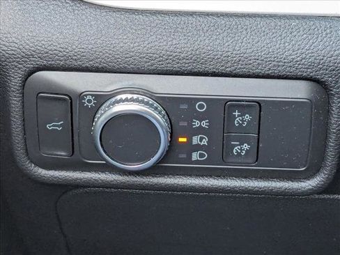 Used 2021 Ford Explorer XLT image 13