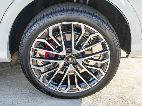 Used 2025 Audi SQ5 Premium Plus image 12