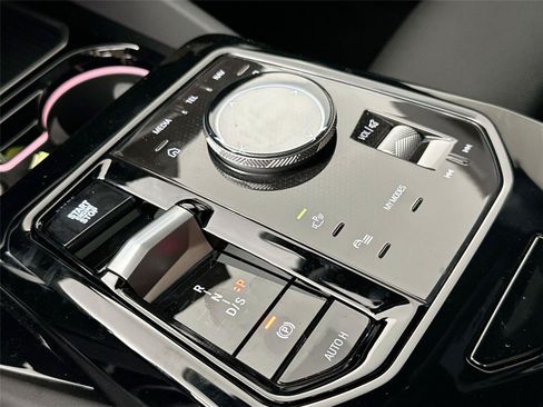 New 2026 BMW 530i xDrive w/ Premium Package AWD/4WD image 31
