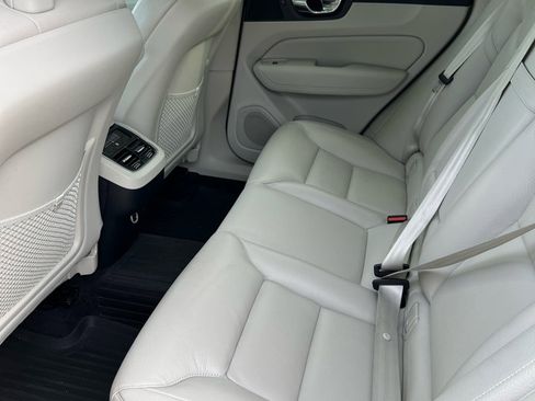 Used 2018 Volvo XC60 T5 Inscription w/ Convenience Package image 26