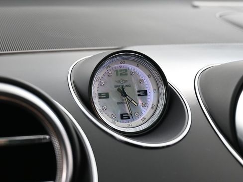 Certified 2020 Bentley Bentayga image 20