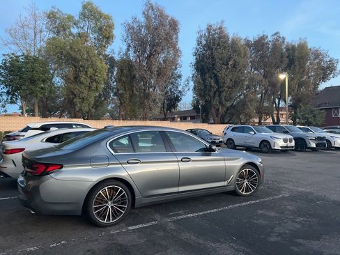 Certified 2022 BMW 540i w/ Premium Package image 3