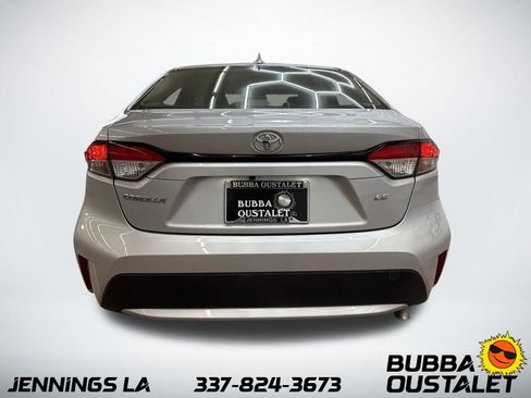 Used 2021 Toyota Corolla LE image 4