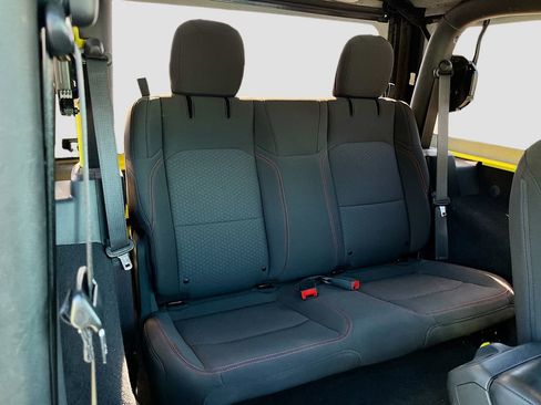 Used 2023 Jeep Wrangler Rubicon image 25