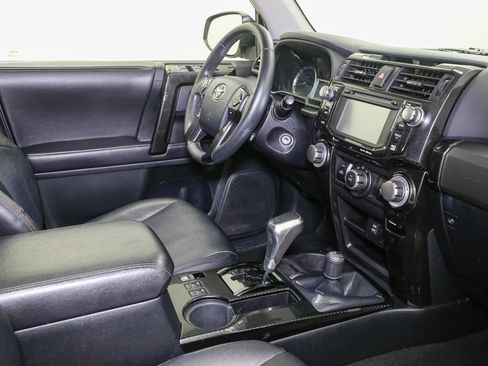 Used 2017 Toyota 4Runner TRD Off-Road Premium image 18