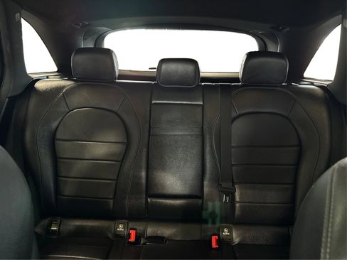 Used 2018 Mercedes-Benz GLC 300 4MATIC image 19