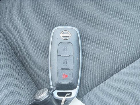 Used 2024 Nissan Rogue S AWD/4WD image 19