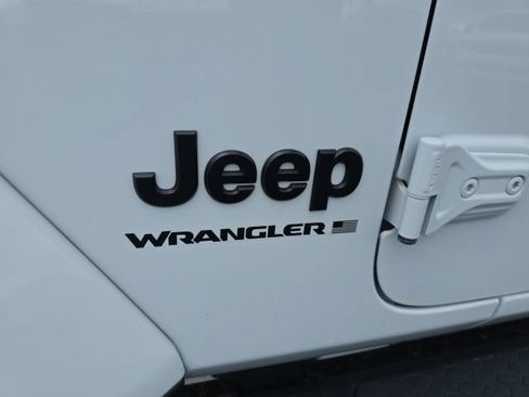Used 2025 Jeep Wrangler Unlimited Sahara w/ Safety Group AWD/4WD image 55