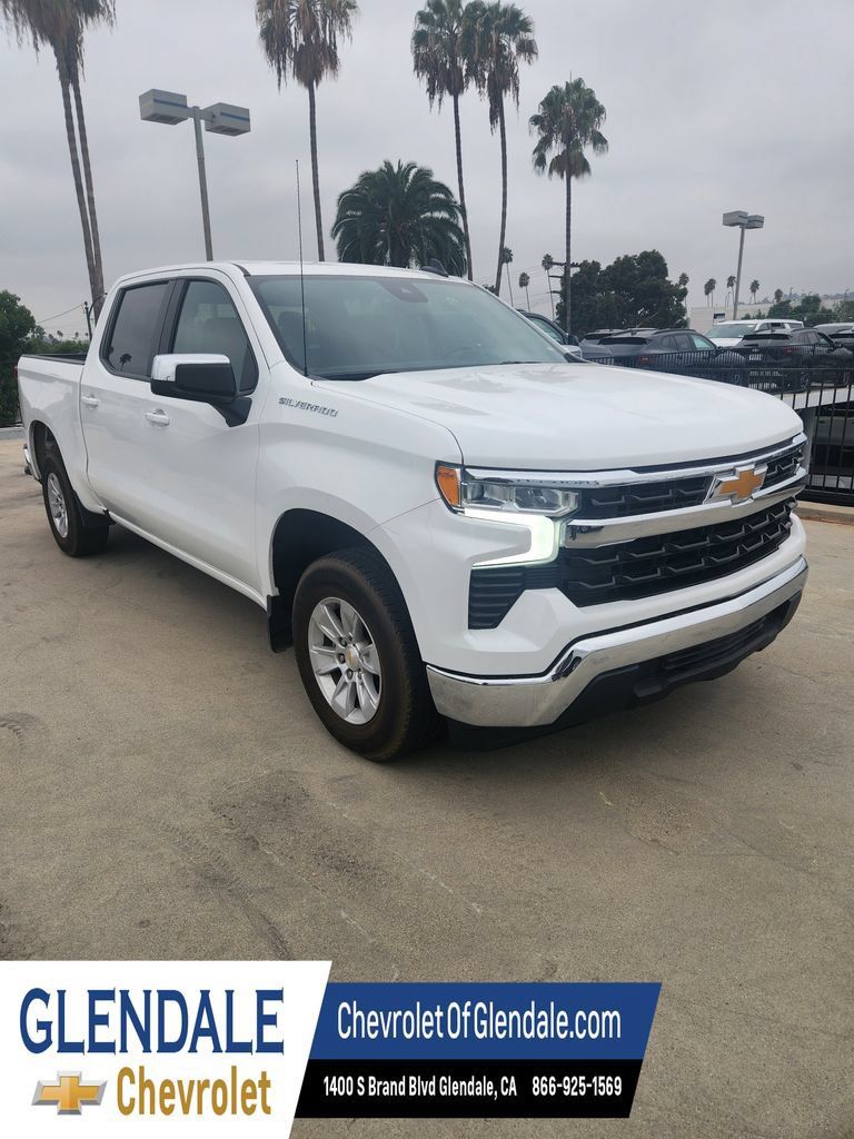 Used 2025 Chevrolet Silverado 1500 LT RWD image 9