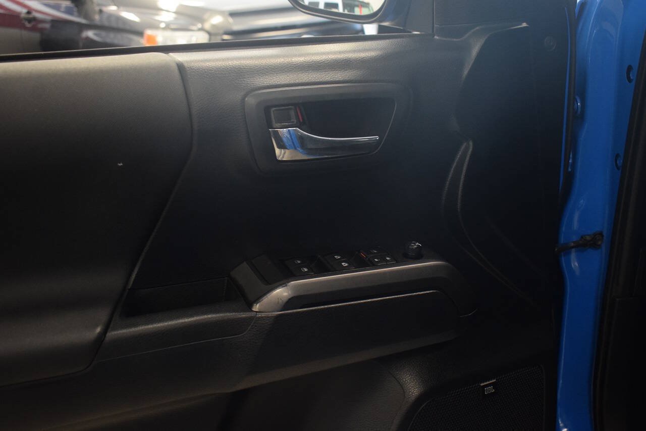 Used 2019 Toyota Tacoma TRD Pro AWD/4WD image 22