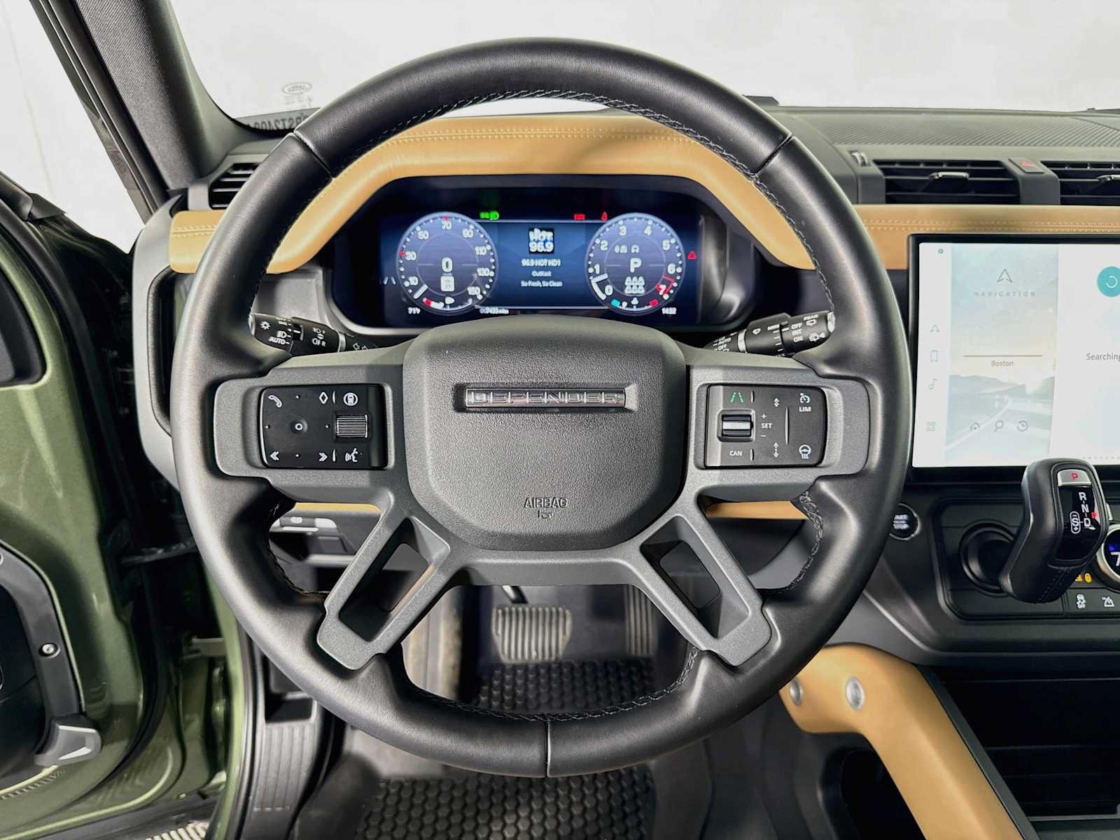 Used 2026 Land Rover Defender 130 X-Dynamic SE AWD/4WD image 12