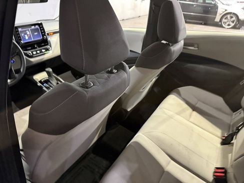 Used 2021 Toyota Corolla LE image 28