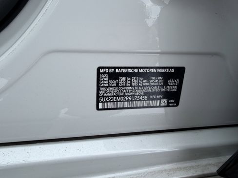 Used 2024 BMW X7 xDrive40i w/ Executive Package image 37