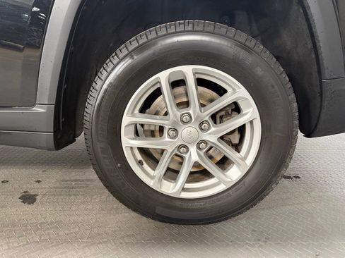 Used 2021 Jeep Grand Cherokee L Laredo w/ Luxury Tech Group I image 7