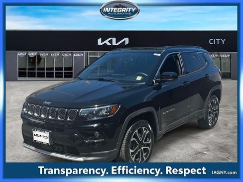 Used 2023 Jeep Compass Limited AWD/4WD image 4
