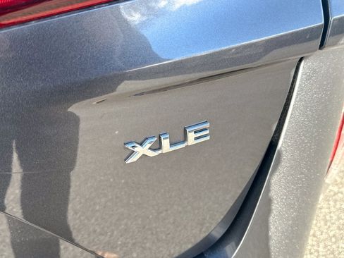 Used 2021 Toyota Prius Prime XLE image 11