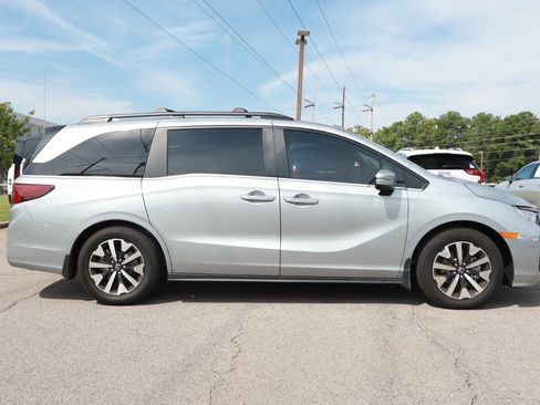 Used 2026 Honda Odyssey EX-L image 6