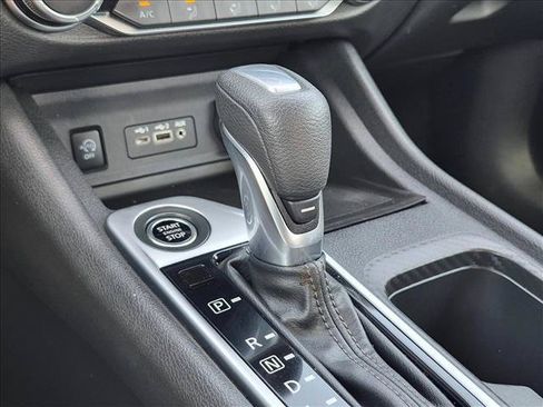 Used 2024 Nissan Sentra SV FWD image 12