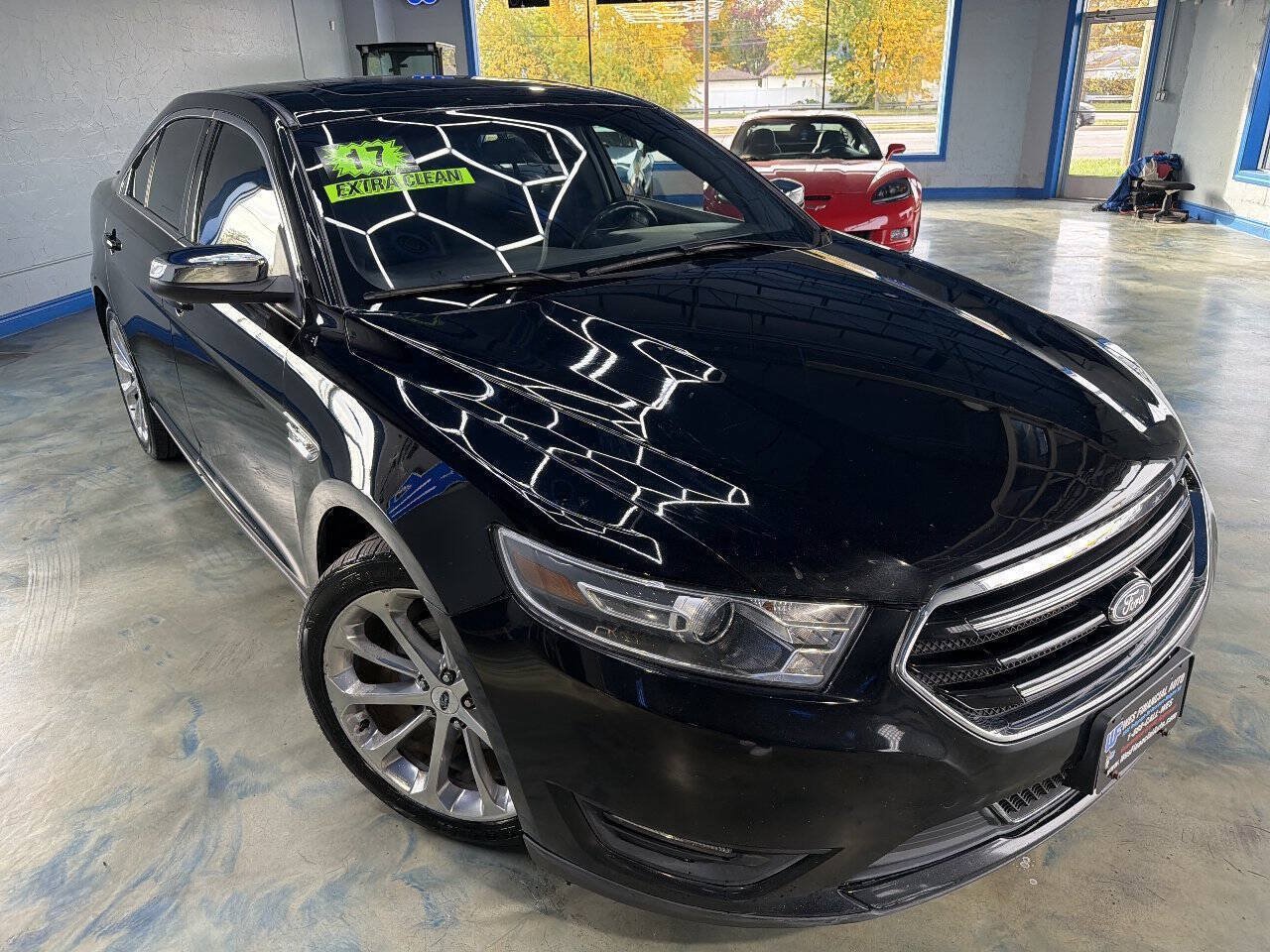 Used 2017 Ford Taurus Limited AWD/4WD image 4