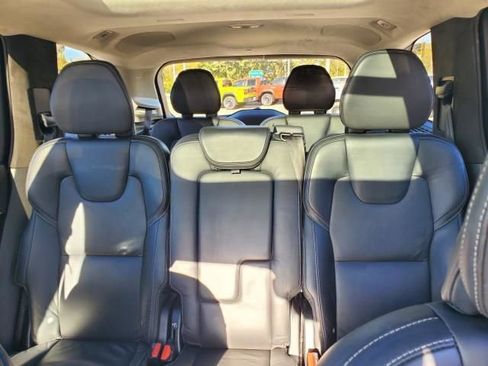 Used 2023 Volvo XC90 B6 Ultimate w/ Lounge Package image 15