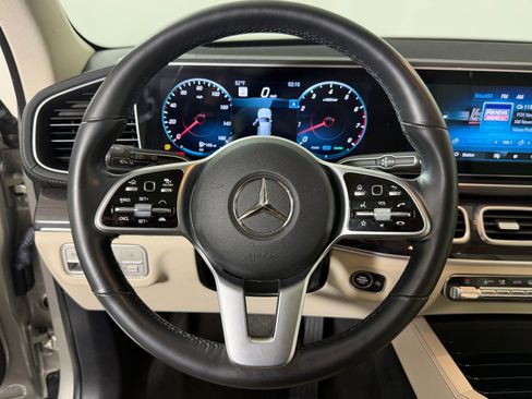 Used 2022 Mercedes-Benz GLS 450 4MATIC image 15