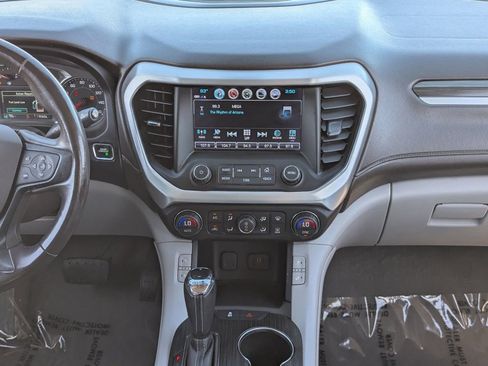 Used 2018 GMC Acadia SLT image 14
