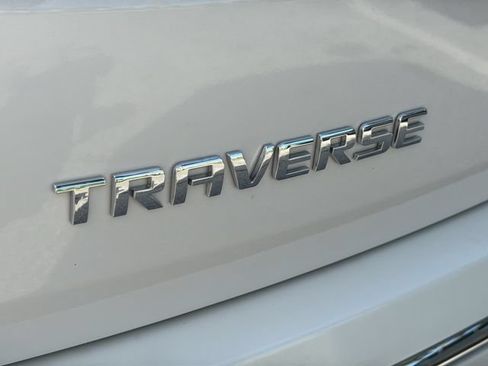Used 2021 Chevrolet Traverse Premier FWD image 10