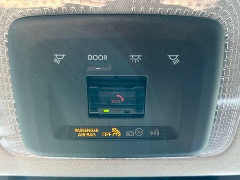 Used 2025 Toyota Prius LE FWD image 35