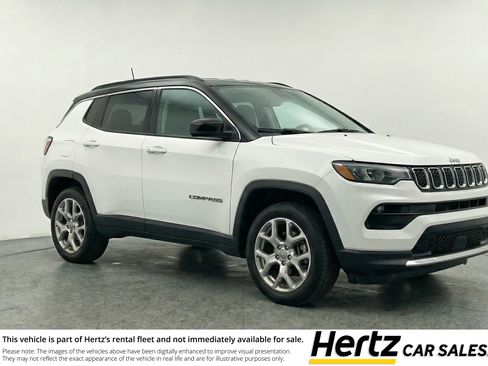 Used 2025 Jeep Compass Limited image 1