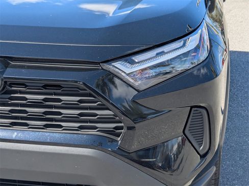 Used 2025 Toyota RAV4 XLE w/ Convenience Package image 9