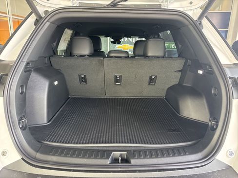 New 2026 Chevrolet Equinox LT w/ Convenience Package II FWD image 10