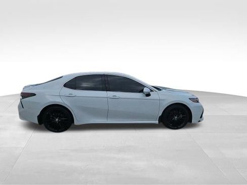 Used 2022 Toyota Camry XSE image 6