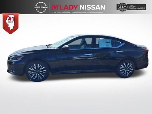 New 2025 Nissan Altima 2.5 SV image 4