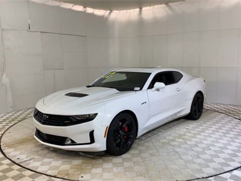 Used 2022 Chevrolet Camaro LT w/ RS Package image 4